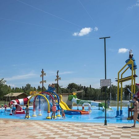 Happy Camp Mobile Homes In Centro Vacanze Bi Village Fažana Eksteriør bilde