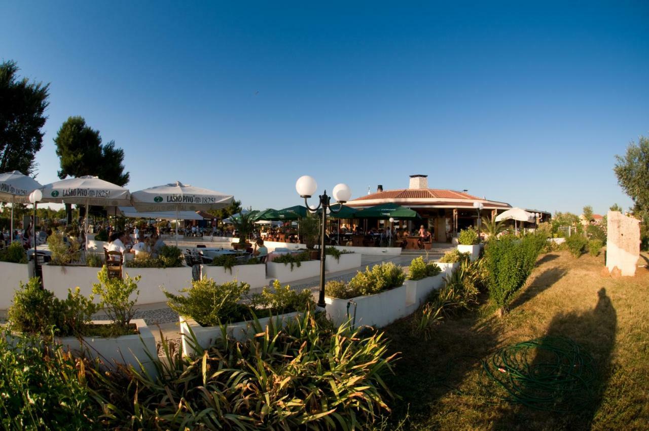 Happy Camp Mobile Homes In Centro Vacanze Bi Village Fažana Eksteriør bilde